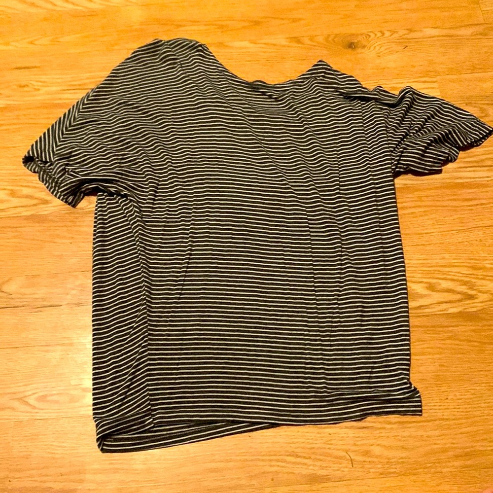 Zenna outfitters lightly worn short sleeve shirt